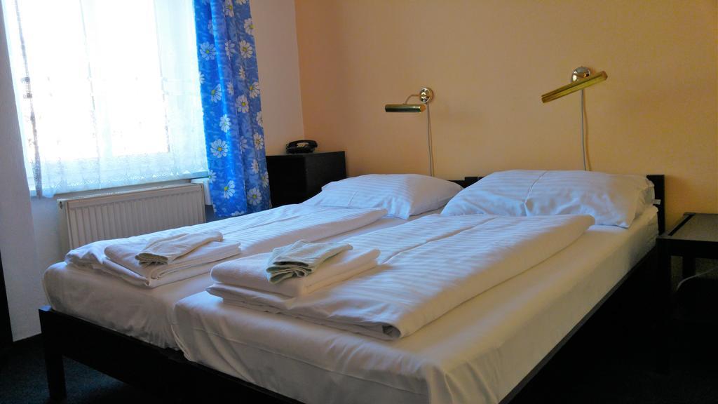 Hotel Cb Royal Ceske Budejovice Habitación foto